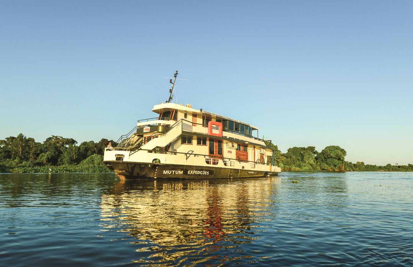 Barco Hotel Mutum Boat